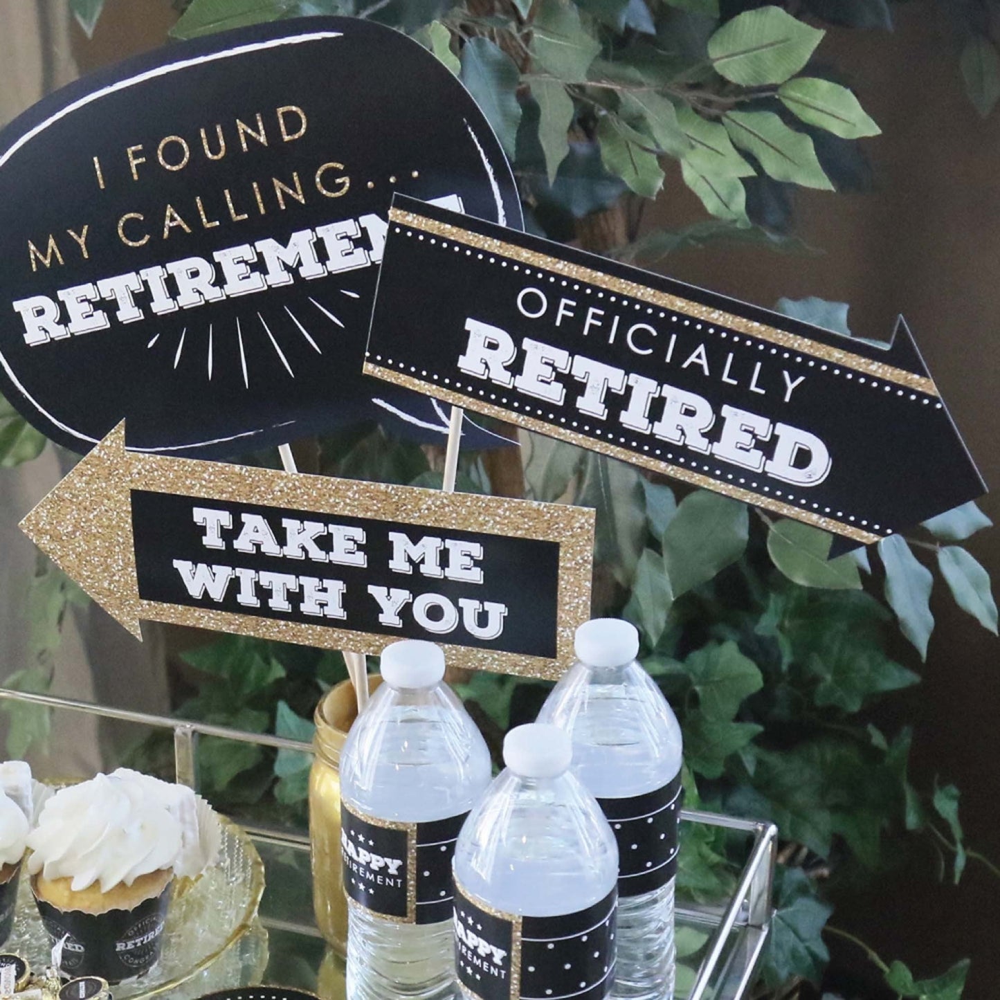 Funny Happy Retirement - 10 Piece Retirement Party Photo Booth Props Kit