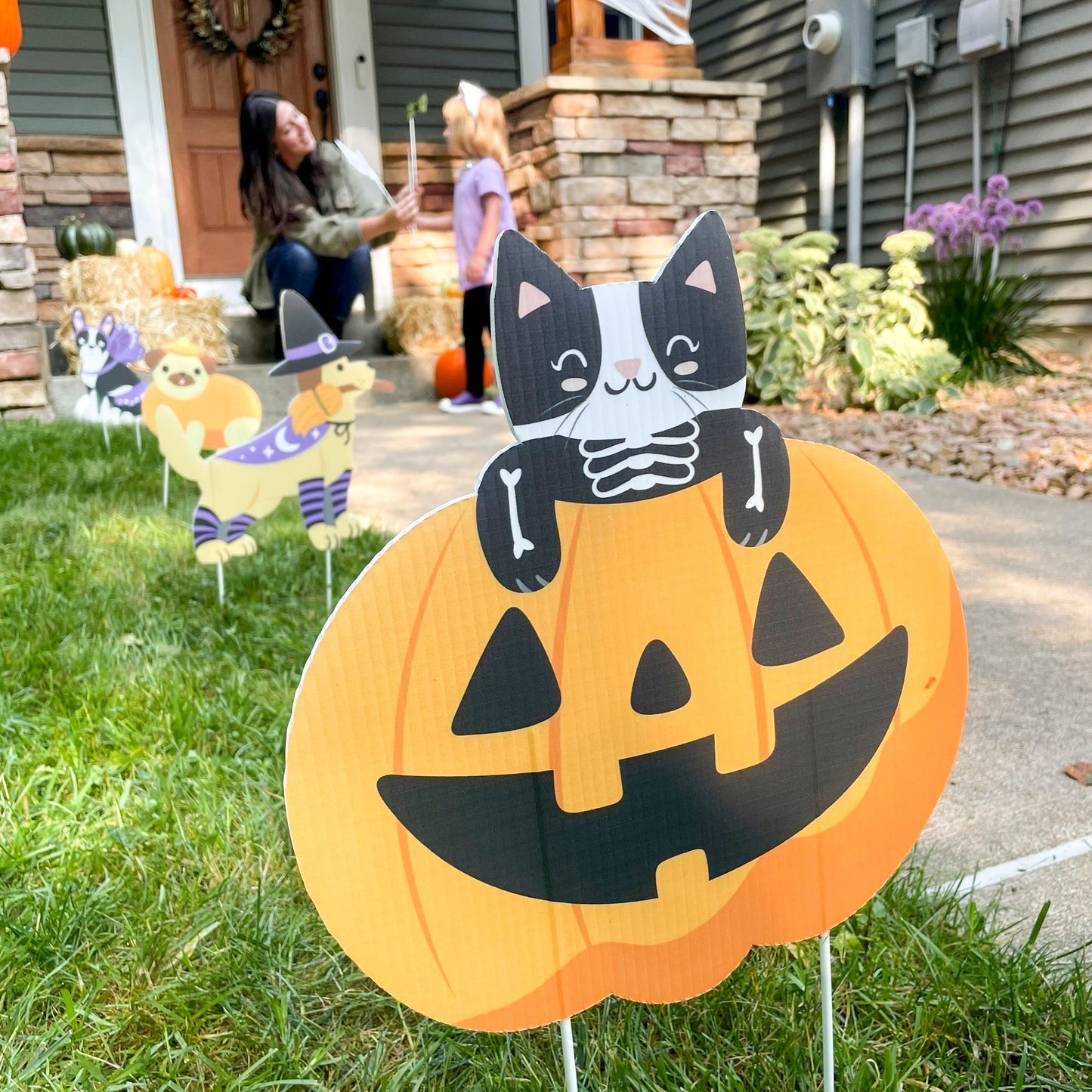 Halloween Pets - Lawn Decorations - Outdoor Cats and Dogs Party Yard Decorations - 10 Piece